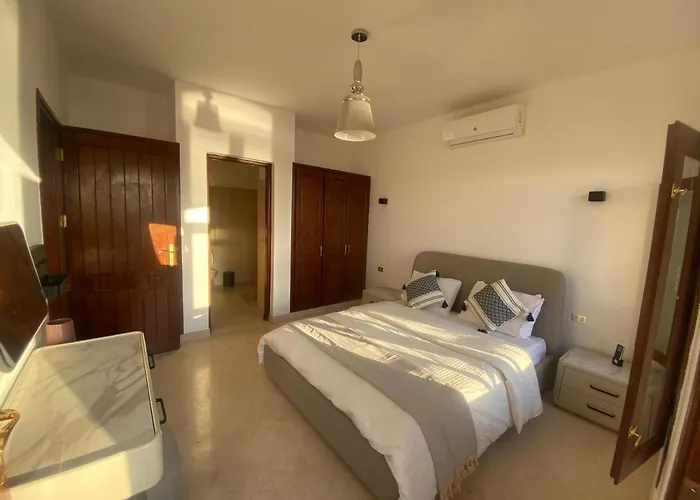 Sabina 2br Penthouse *